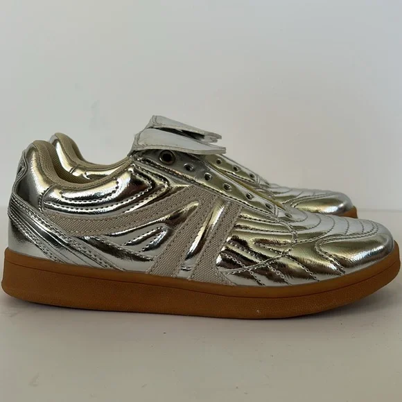 Steve Madden Madrid Silver Low Top Sneakers - Never worn, missing laces size 5 - Picture 5 of 12